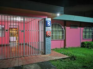 airport travelers home