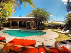 costa rica backpackers