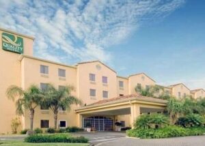 hotel quality real santa ana